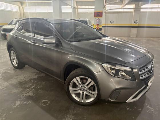 MERCEDES-BENZ GLA 200 1.6 CGI FLEX STYLE 7G-DCT